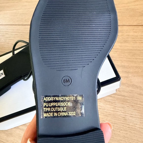 Steve Madden Black Addisyn Strappy Flat Thong Sandals & Gold Accent Size 8 NEW - Picture 6 of 7